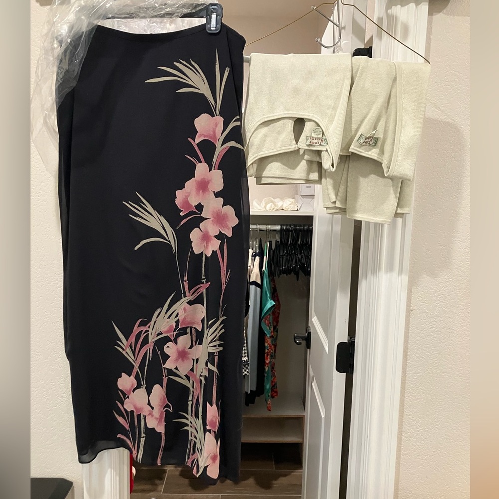 Gorgeous Tommy Bahama 3 Piece Outfit